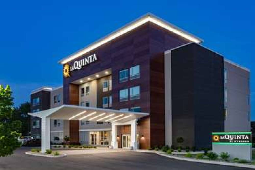 LA QUINTA INN & SUITES BY WYNDHAM S 2