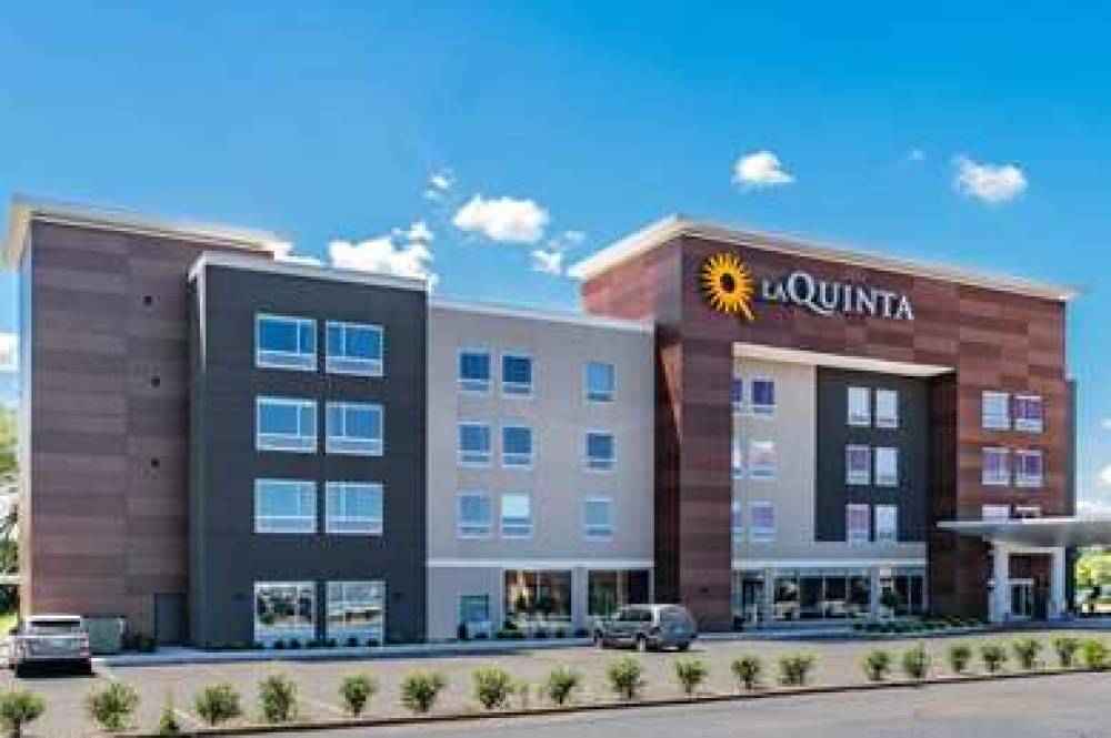 LA QUINTA INN & SUITES BY WYNDHAM S 1