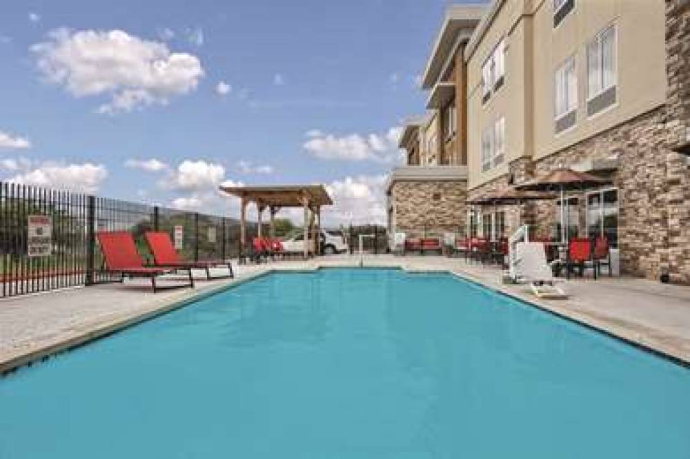 La Quinta Inn & Suites By Wyndham San Antonio By AT&T Center 7