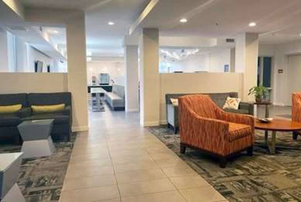 LA QUINTA INN & SUITES BY WYNDHAM T 5