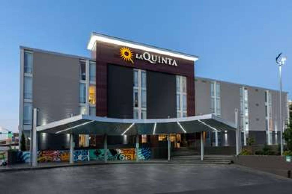 La Quinta Inn & Suites By Wyndham T