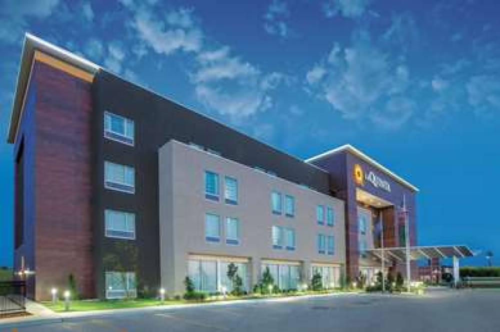 La Quinta Inn & Suites By Wyndham Tulsa Broken Arrow