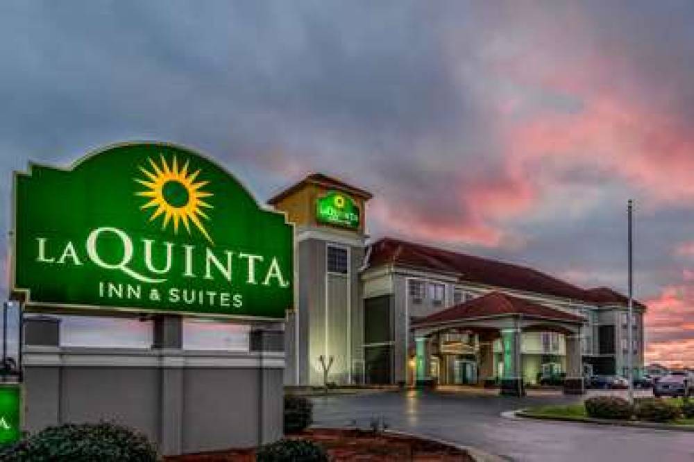 La Quinta Inn & Suites Canton 5