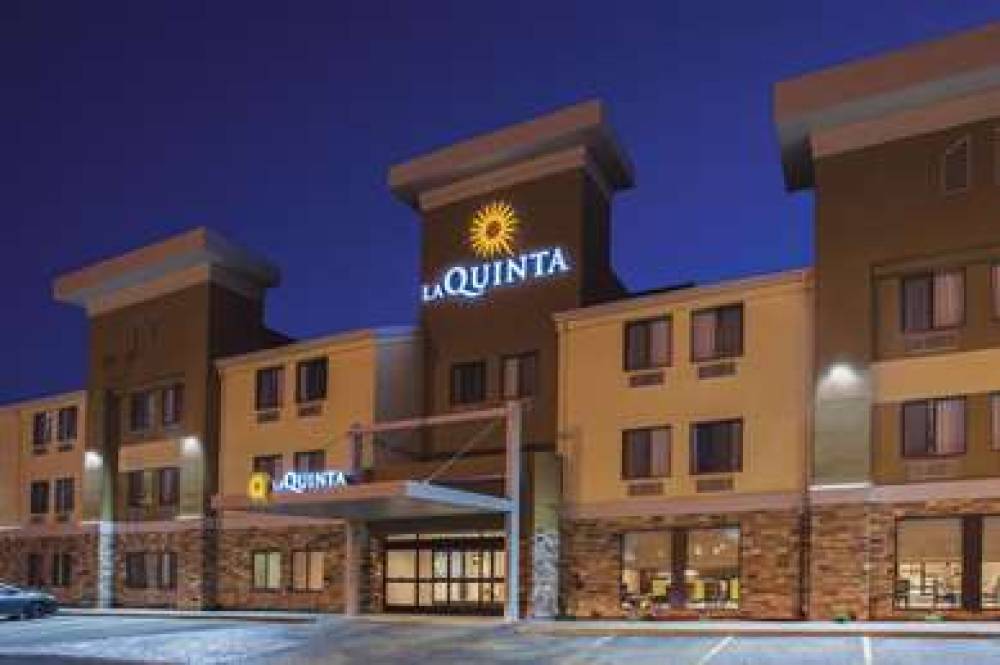 La Quinta Inn & Suites Cedar Rapids 2