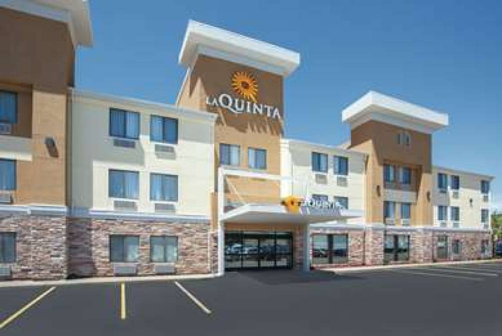 La Quinta Inn & Suites Cedar Rapids 1