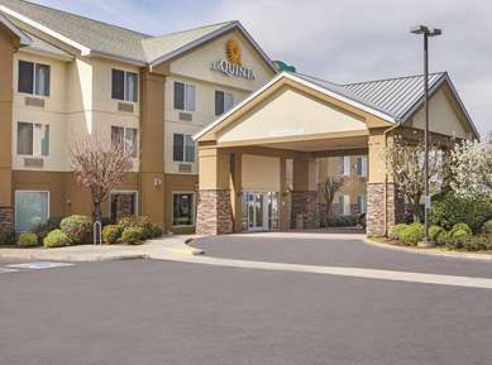 La Quinta Inn & Suites Central Point - Medford 6