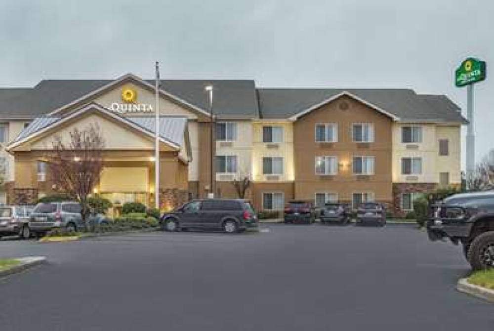 La Quinta Inn & Suites Central Point - Medford 1