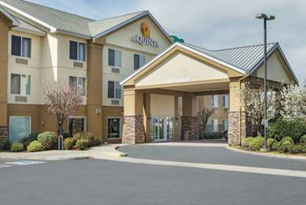 La Quinta Inn & Suites Central Point - Medford 3