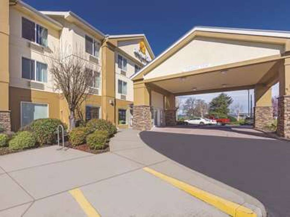 La Quinta Inn & Suites Central Point - Medford 7