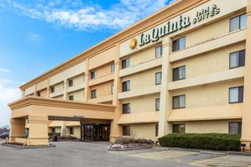 La Quinta Inn & Suites Chicago Gurnee 2