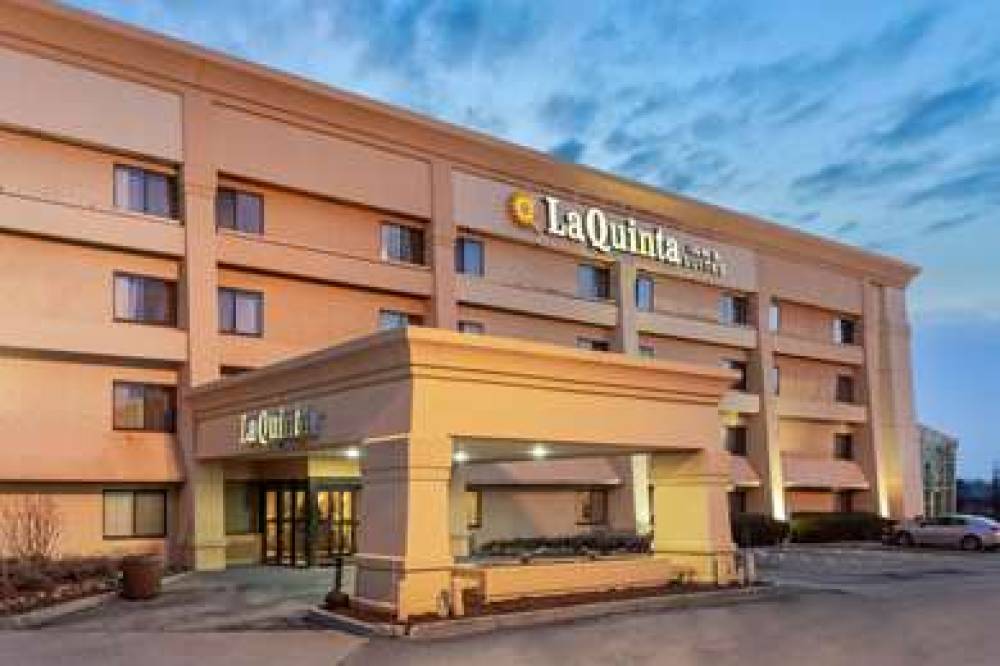 La Quinta Inn & Suites Chicago Gurnee 3