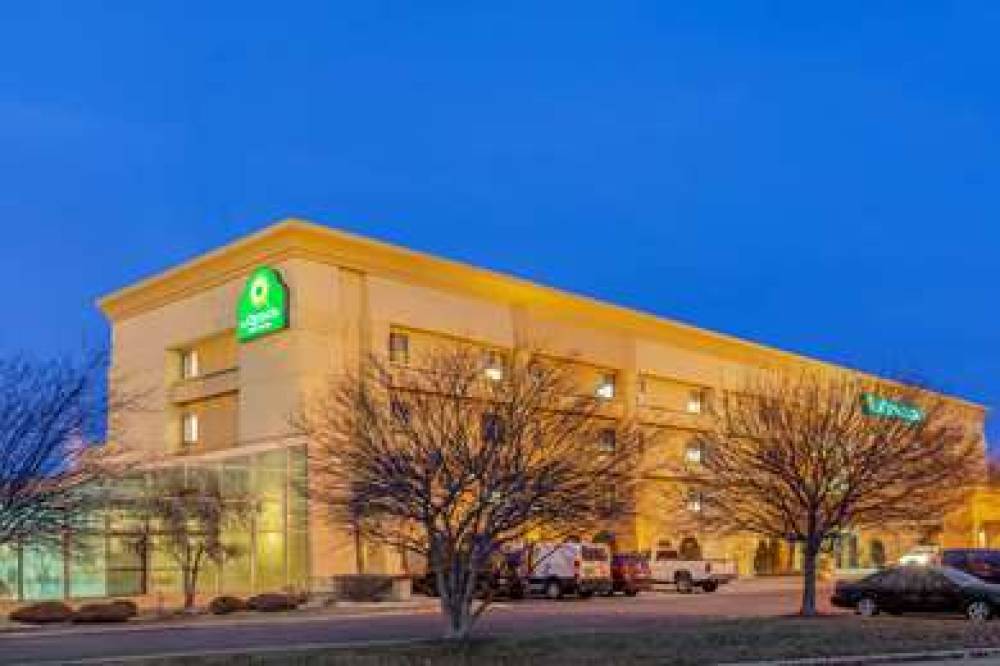 La Quinta Inn & Suites Chicago Tinley Park 3