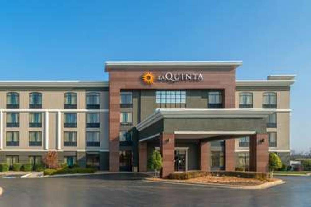 La Quinta Inn & Suites Clarksville 1