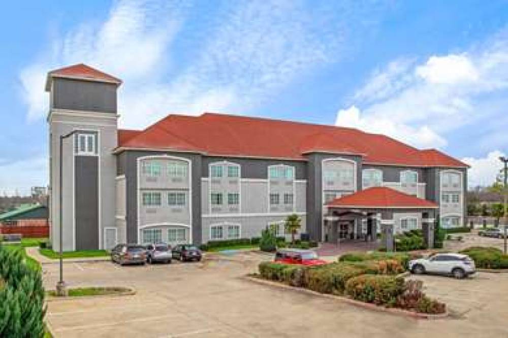 La Quinta Inn & Suites Cleburne 1