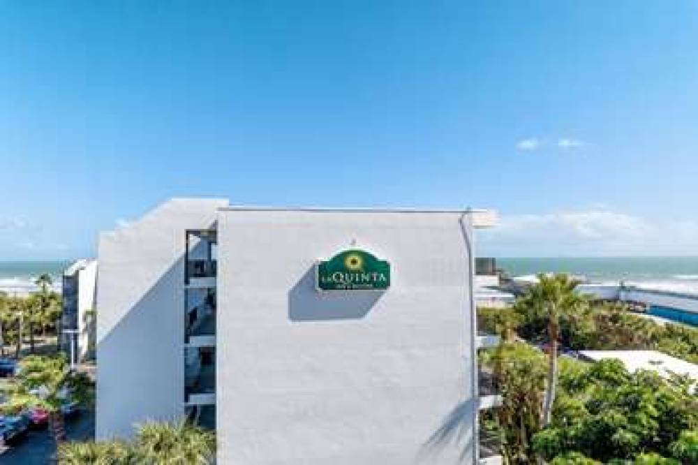 La Quinta Inn & Suites Cocoa Beach Oceanfront 3