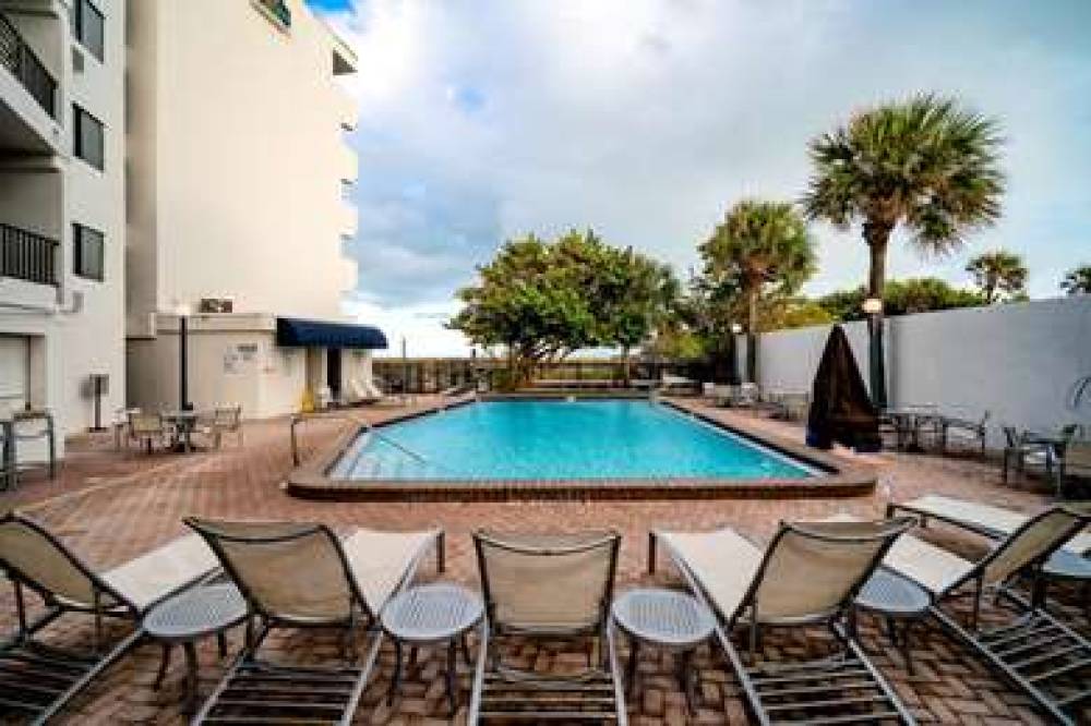 La Quinta Inn & Suites Cocoa Beach Oceanfront 1