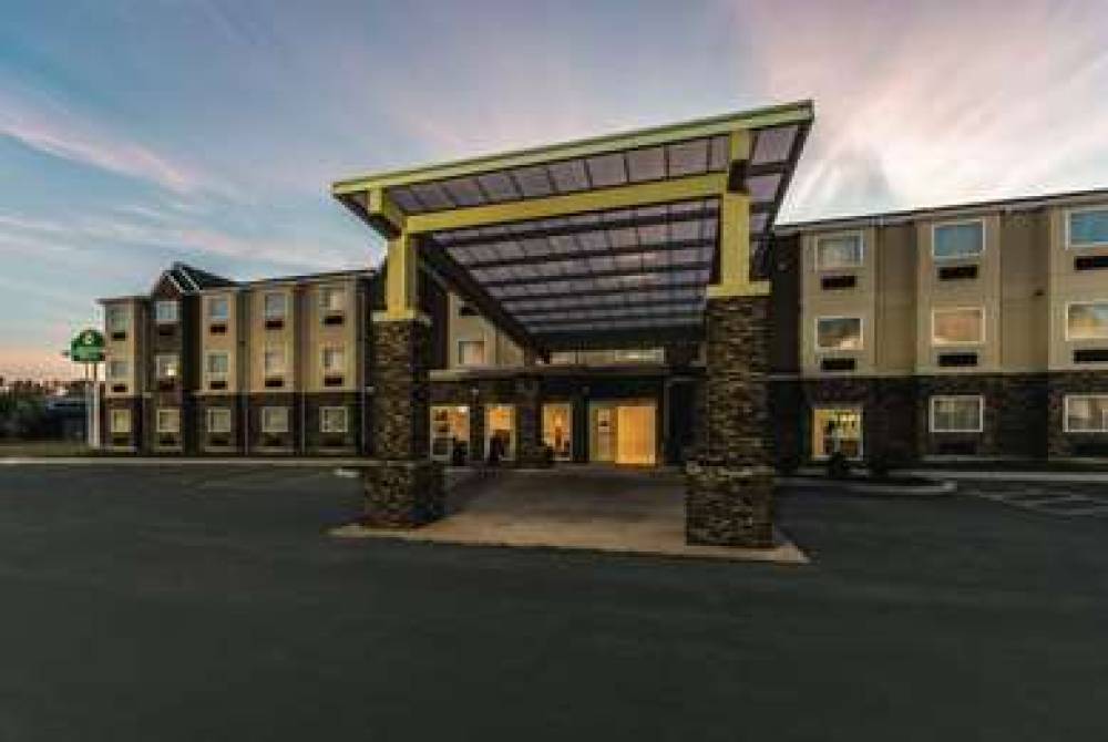 La Quinta Inn & Suites Collinsville - St. Louis 3