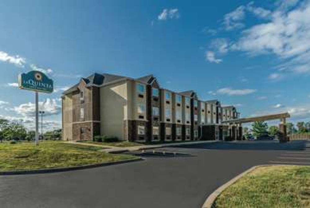 La Quinta Inn & Suites Collinsville - St. Louis 2