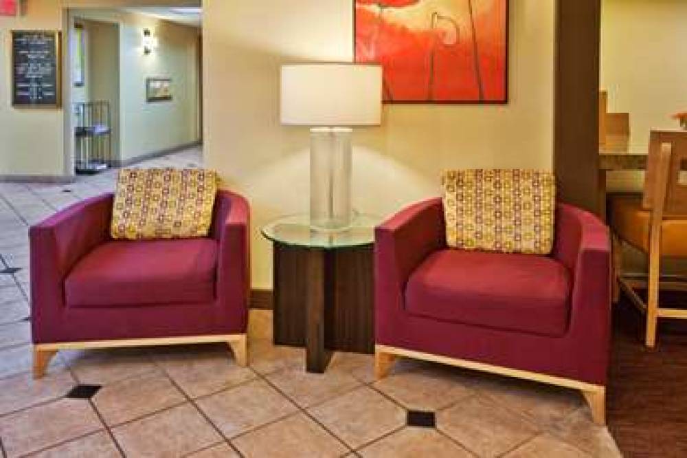 La Quinta Inn & Suites Columbus State University 7