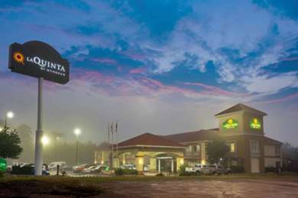 La Quinta Inn & Suites Conroe 3