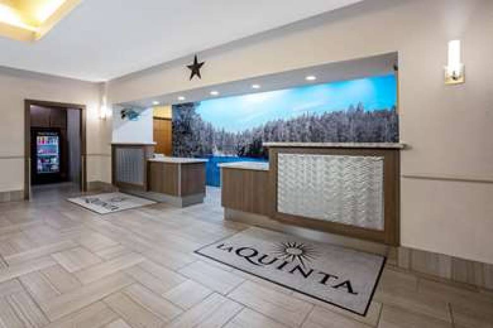 La Quinta Inn & Suites Conroe 5