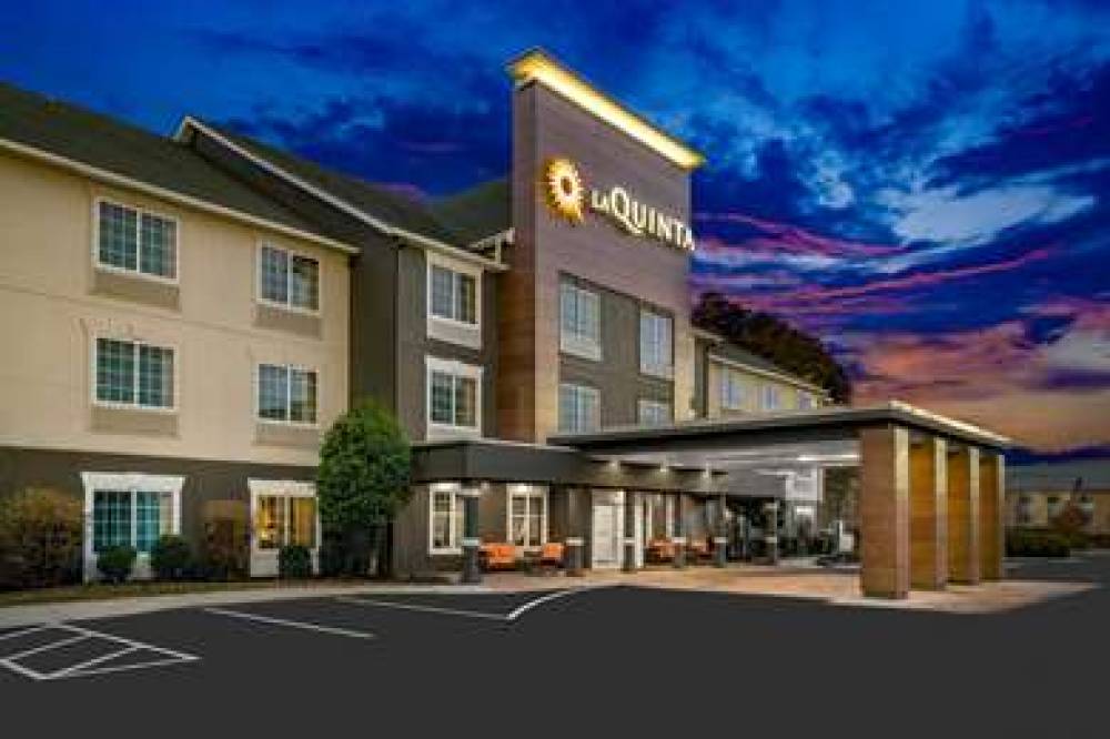 La Quinta Inn & Suites Cookeville 3