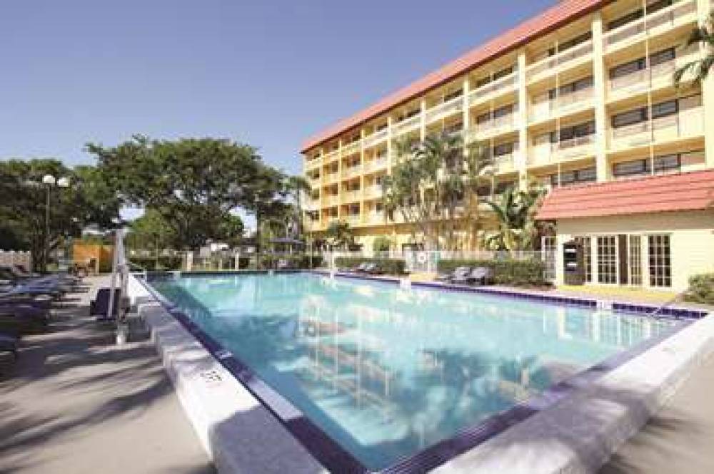 La Quinta Inn & Suites Coral Springs University Dr 4