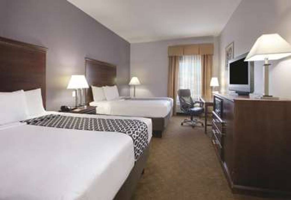 La Quinta Inn & Suites Corsicana 9