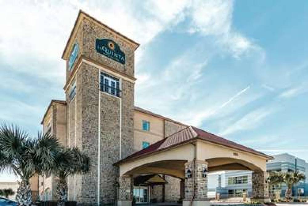 La Quinta Inn & Suites Dallas Grand Prairie South 4