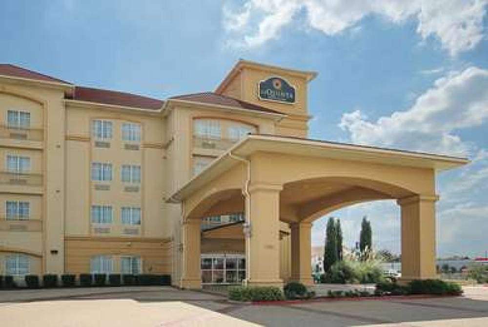 La Quinta Inn & Suites Dallas - Hutchins 2