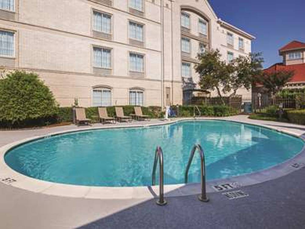 La Quinta Inn & Suites Dallas Plano West 7