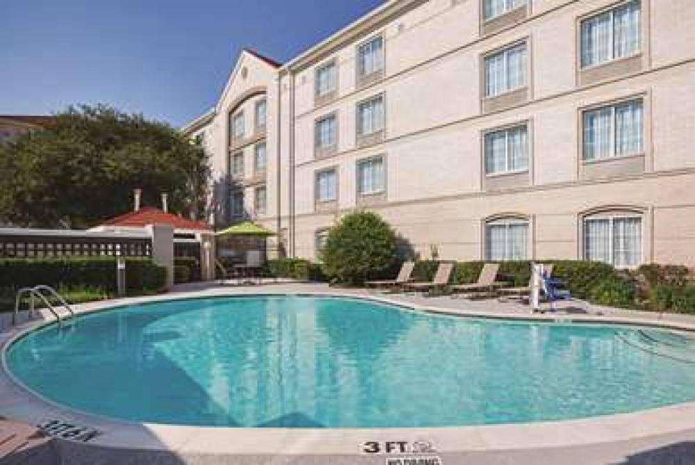 La Quinta Inn & Suites Dallas Plano West 8