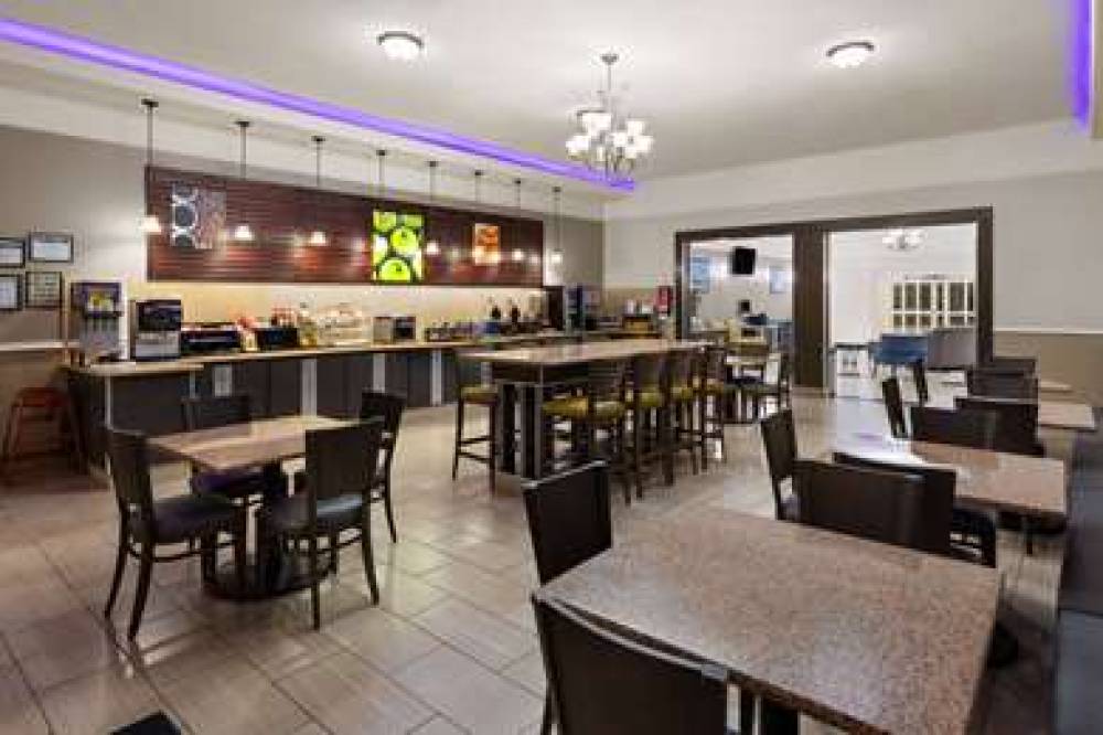 La Quinta Inn & Suites Deer Park 2