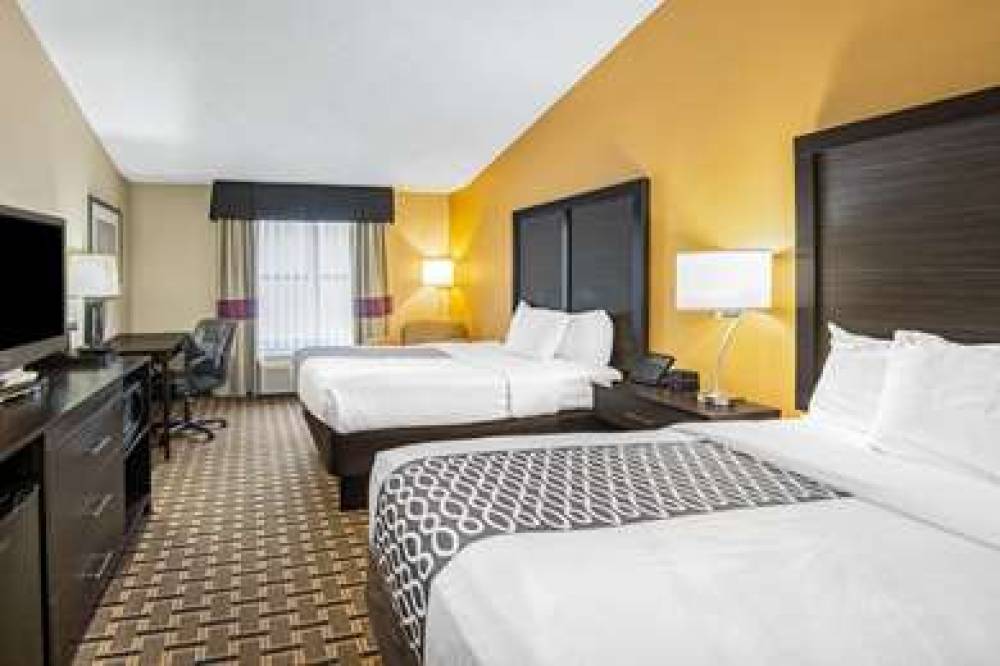 La Quinta Inn & Suites Denison - North Lake Texoma 6