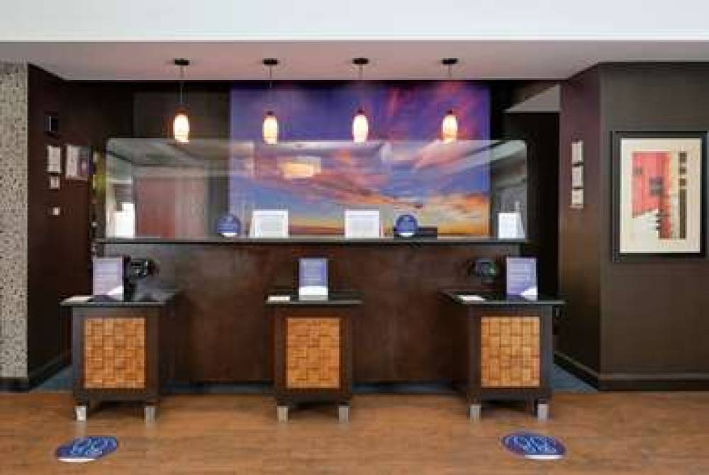 La Quinta Inn & Suites Denton - University Drive 3