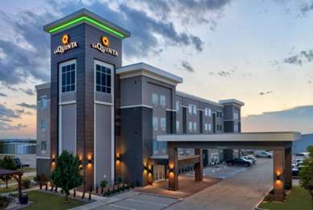 La Quinta Inn & Suites Denton - University Drive 1