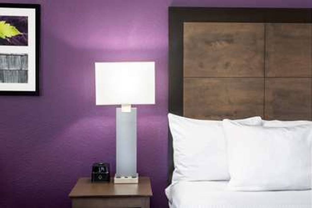 La Quinta Inn & Suites Denver Boulder - Louisville 8