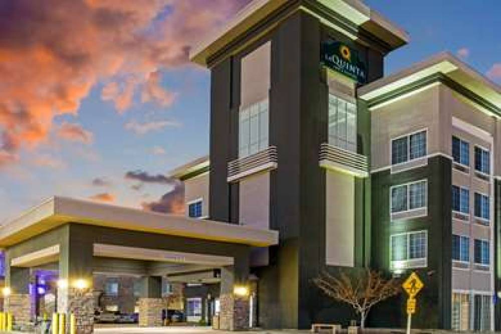 La Quinta Inn & Suites Denver Gateway Park 5