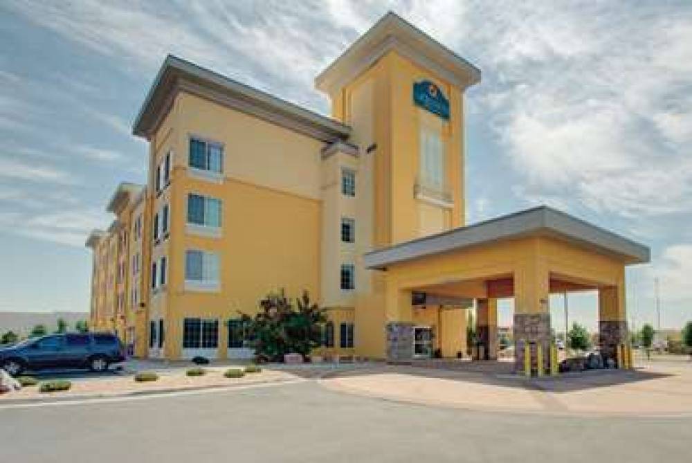 La Quinta Inn & Suites Denver Gateway Park 1