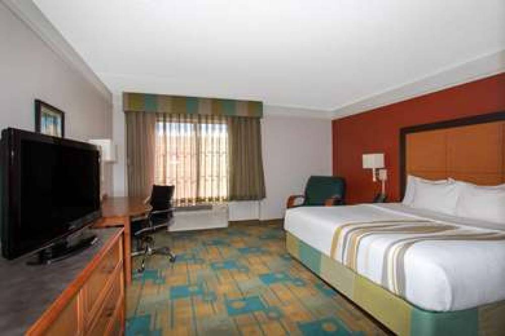 La Quinta Inn & Suites Denver Southwest Lakewood 9