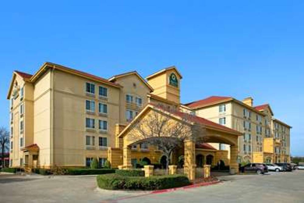 La Quinta Inn & Suites DFW Airport South / Irving 1