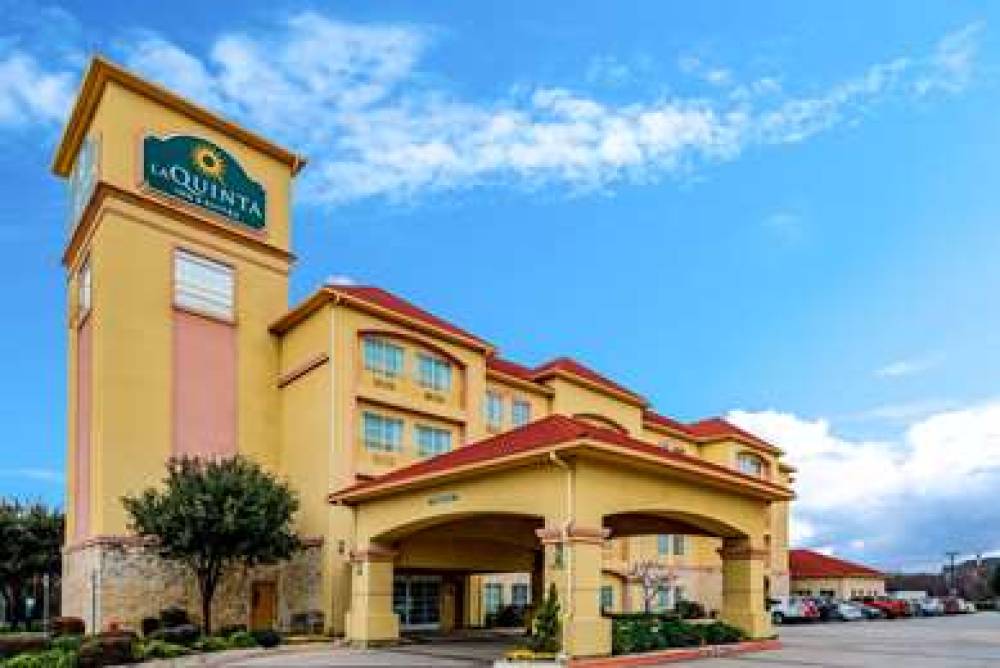 La Quinta Inn & Suites DFW Airport West - Bedford 3