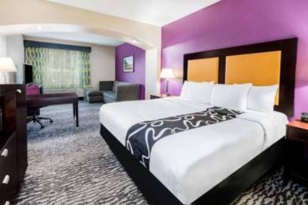 La Quinta Inn & Suites DFW Airport West - Bedford 10