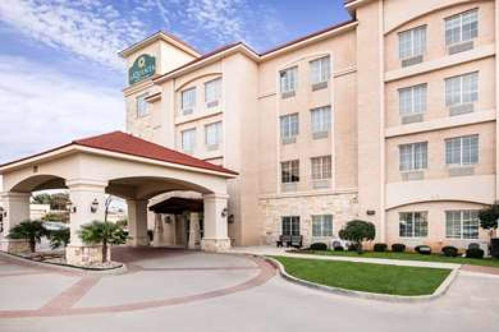 La Quinta Inn & Suites DFW Airport West - Euless 6