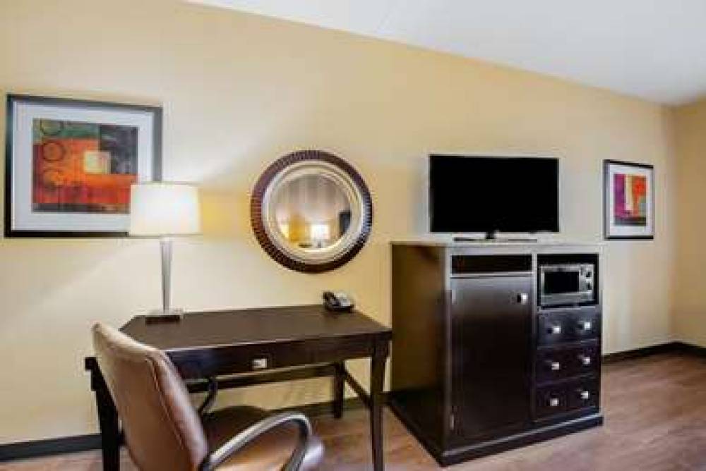 La Quinta Inn & Suites Edgewood / Aberdeen-South 7