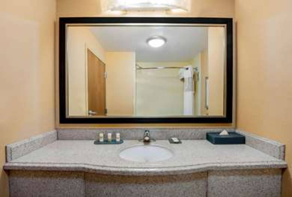 La Quinta Inn & Suites Edgewood / Aberdeen-South 8