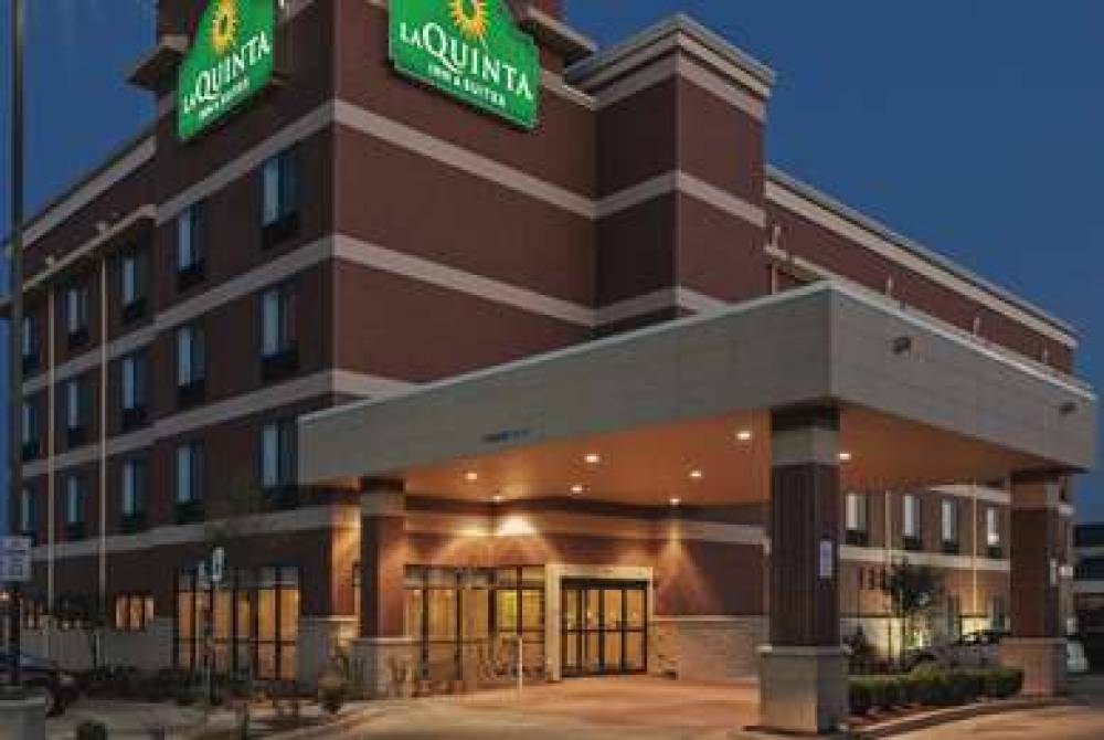 La Quinta Inn & Suites Edmond 2