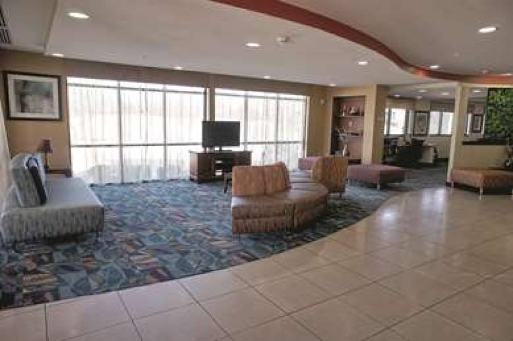 La Quinta Inn & Suites Edmond 4