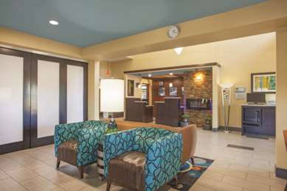 La Quinta Inn & Suites Elizabethtown 4