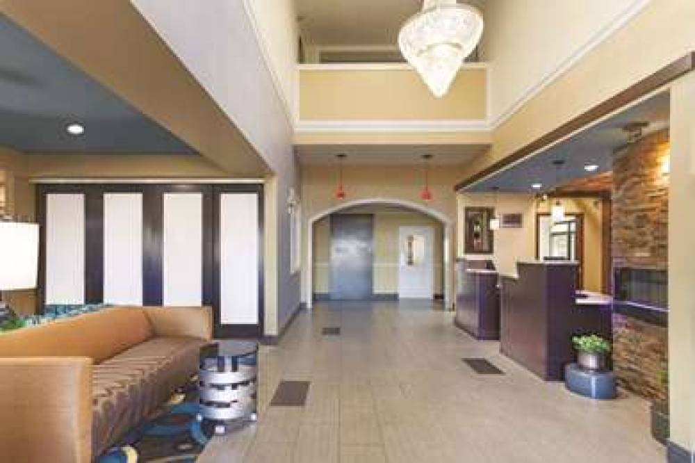 La Quinta Inn & Suites Elizabethtown 3